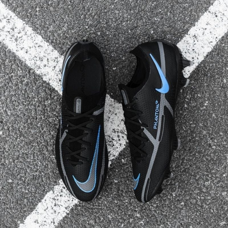 Giày bóng đá Nike Black Pack phiên bản mới nhất 